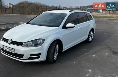 Універсал Volkswagen Golf 2015 в Чернігові