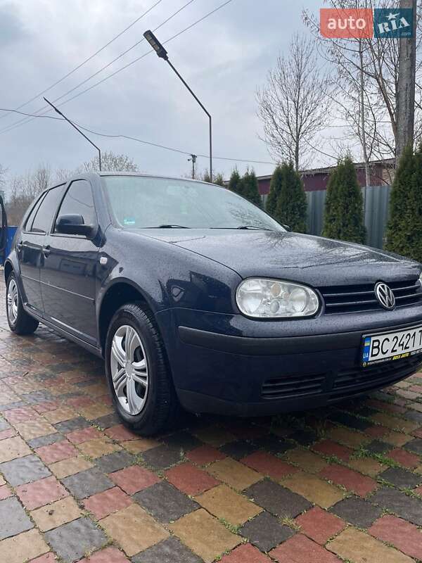 Volkswagen Golf 2002