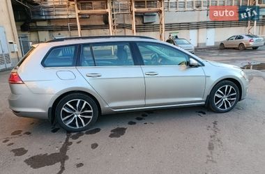 Универсал Volkswagen Golf 2016 в Кривом Роге