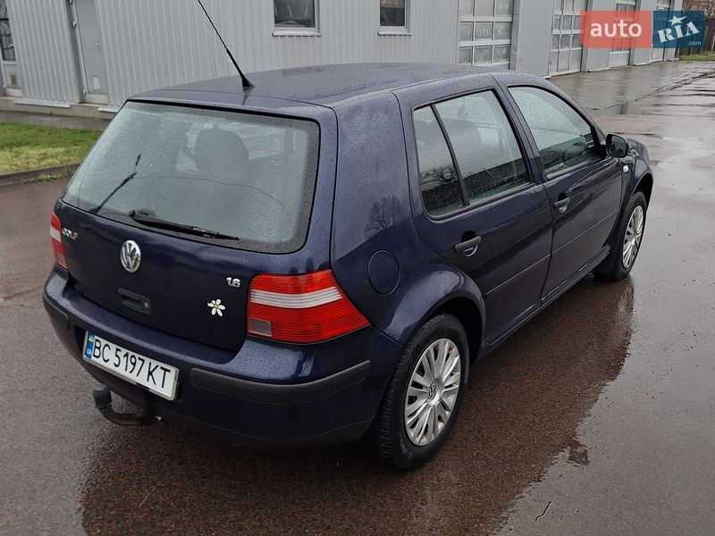 Хэтчбек Volkswagen Golf 2003 в Львове