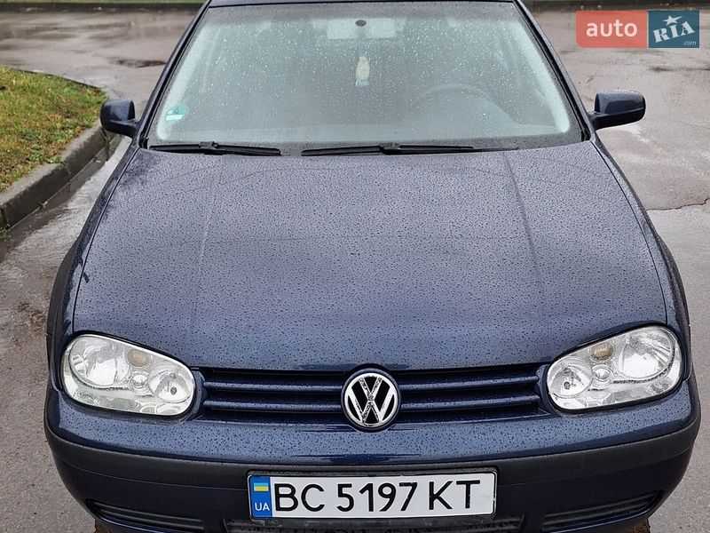 Хэтчбек Volkswagen Golf 2003 в Львове
