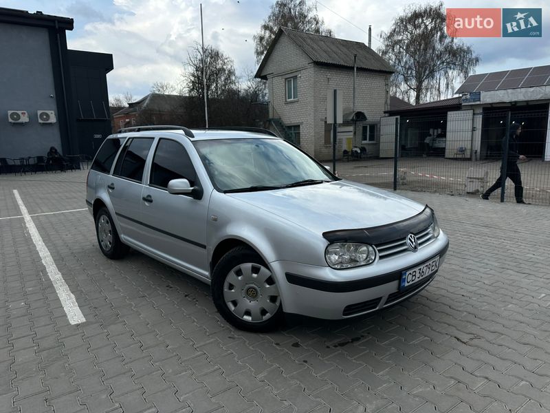 Универсал Volkswagen Golf 2001 в Нежине