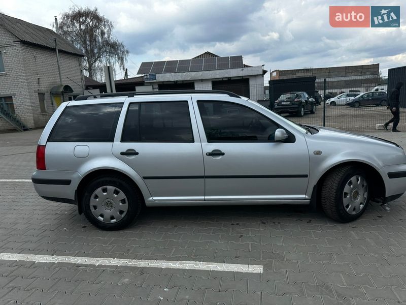 Универсал Volkswagen Golf 2001 в Нежине