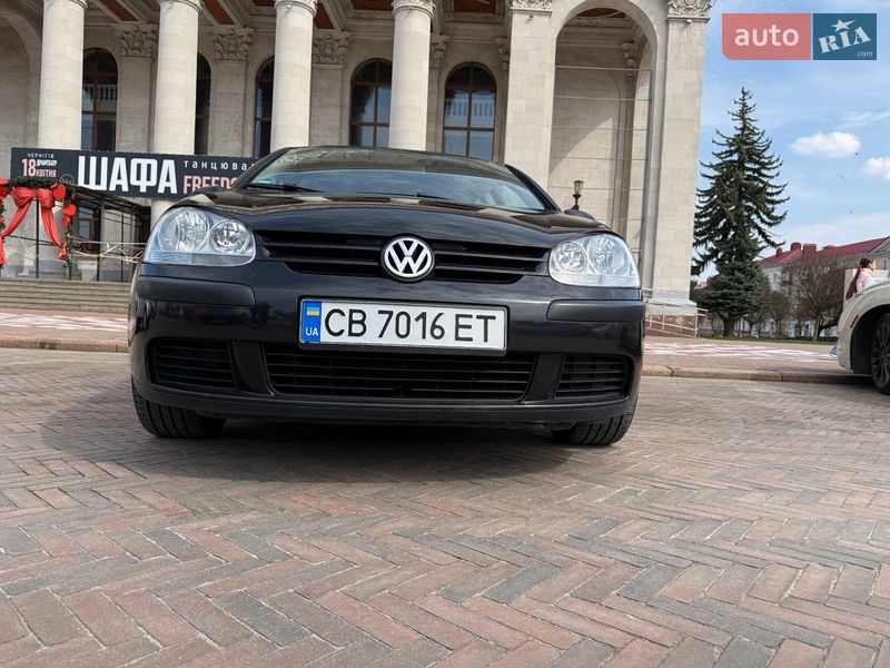 Хэтчбек Volkswagen Golf 2004 в Чернигове