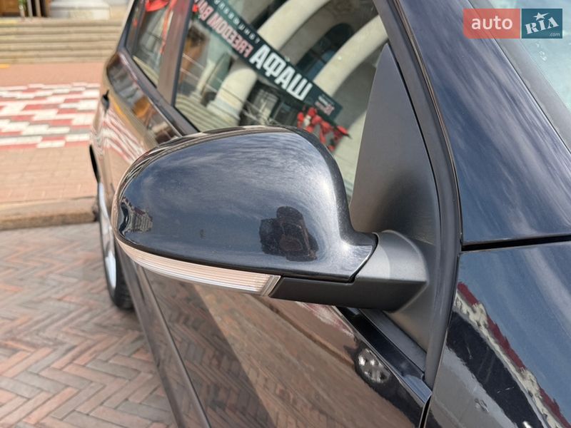 Хэтчбек Volkswagen Golf 2004 в Чернигове