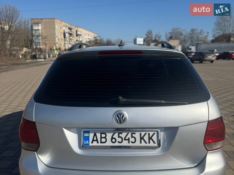 Универсал Volkswagen Golf 2010 в Гайсине