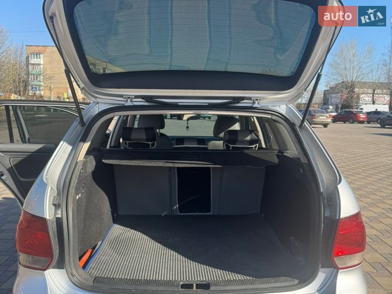 Универсал Volkswagen Golf 2010 в Гайсине