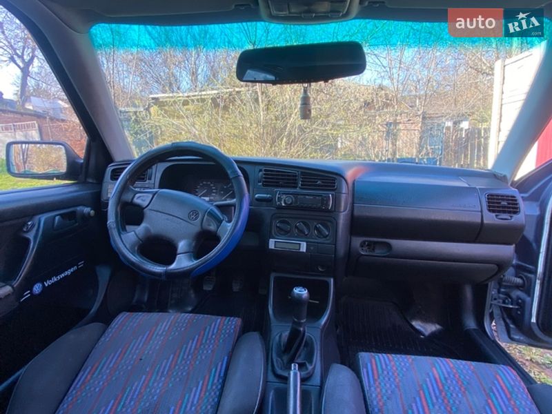 Хэтчбек Volkswagen Golf 1997 в Житомире