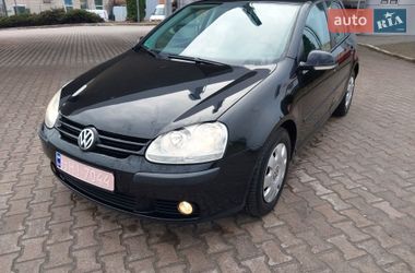 Хетчбек Volkswagen Golf 2005 в Сумах