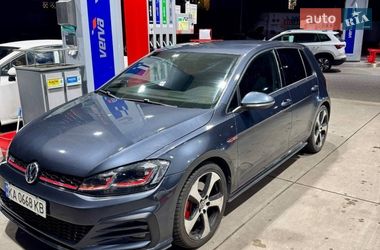 Хетчбек Volkswagen Golf 2017 в Сумах