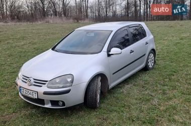 Хетчбек Volkswagen Golf 2004 в Сторожинці