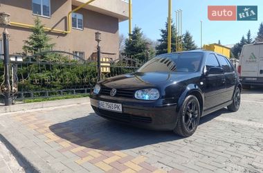 Хетчбек Volkswagen Golf 2003 в Дніпрі