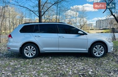 Универсал Volkswagen Golf 2018 в Сумах