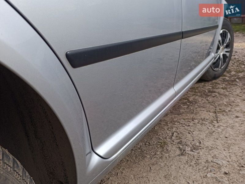 Хэтчбек Volkswagen Golf 2002 в Чорткове