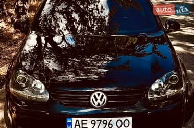 Хэтчбек Volkswagen Golf 2005 в Запорожье