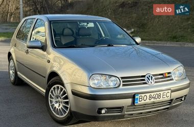 Хэтчбек Volkswagen Golf 2002 в Харькове