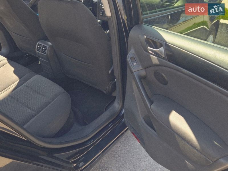 Хэтчбек Volkswagen Golf 2012 в Никополе