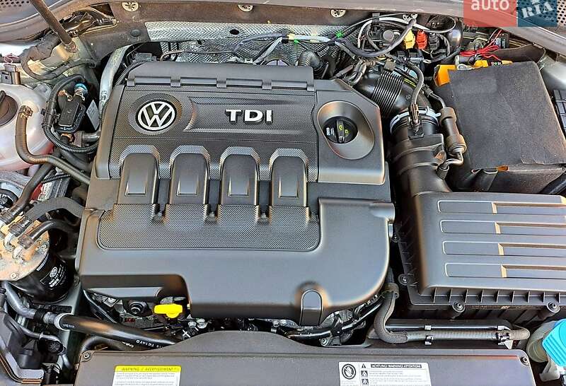 Универсал Volkswagen Golf 2015 в Киеве