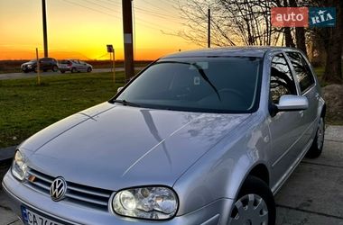 Хэтчбек Volkswagen Golf 2003 в Смеле