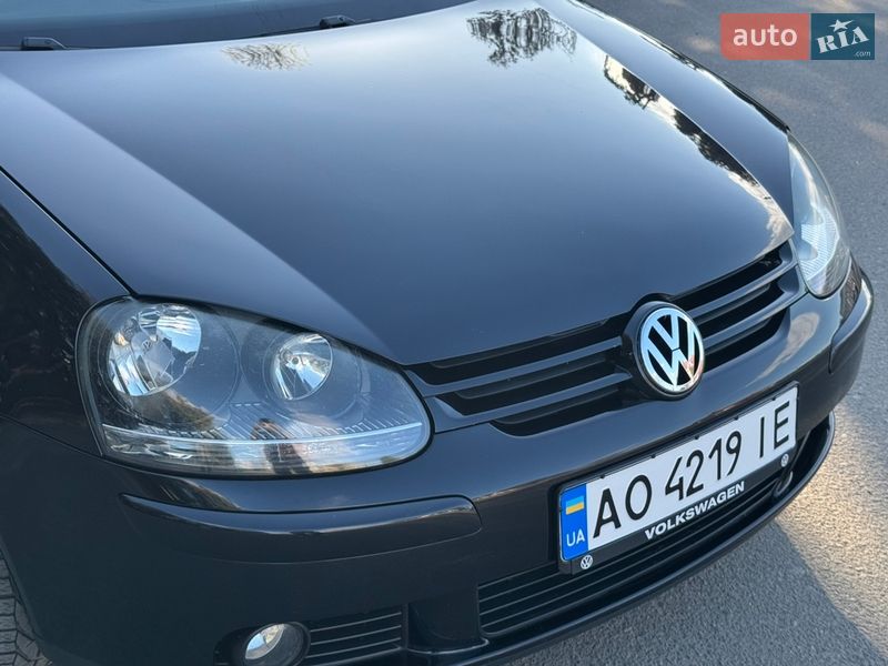 Хэтчбек Volkswagen Golf 2008 в Ужгороде