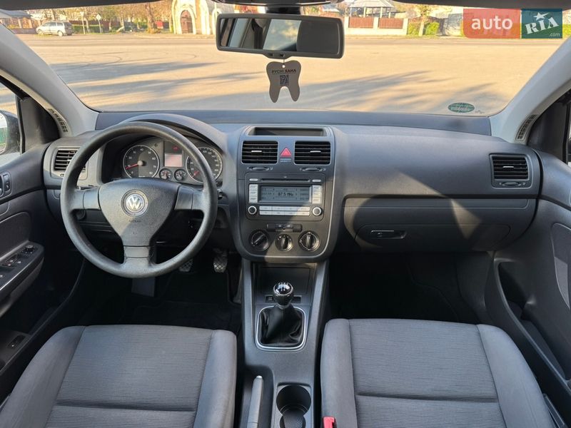 Хэтчбек Volkswagen Golf 2008 в Ужгороде