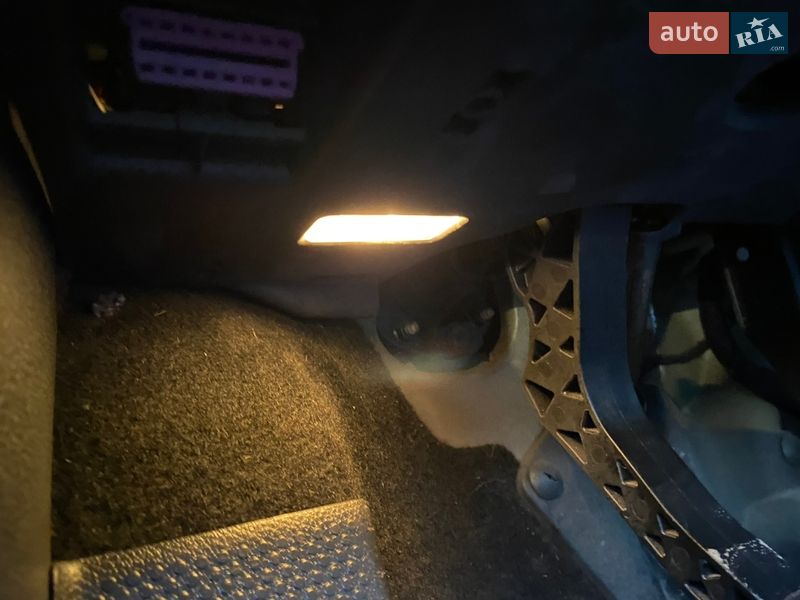 Хэтчбек Volkswagen Golf 2008 в Ужгороде