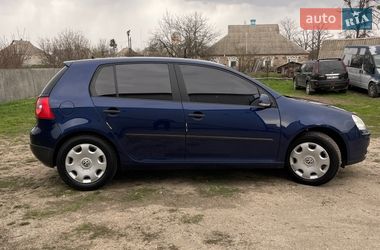 Хетчбек Volkswagen Golf 2005 в Солоніцівці