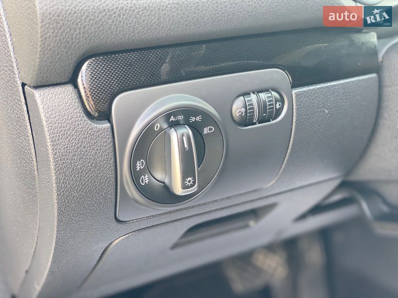 Хэтчбек Volkswagen Golf 2010 в Староконстантинове