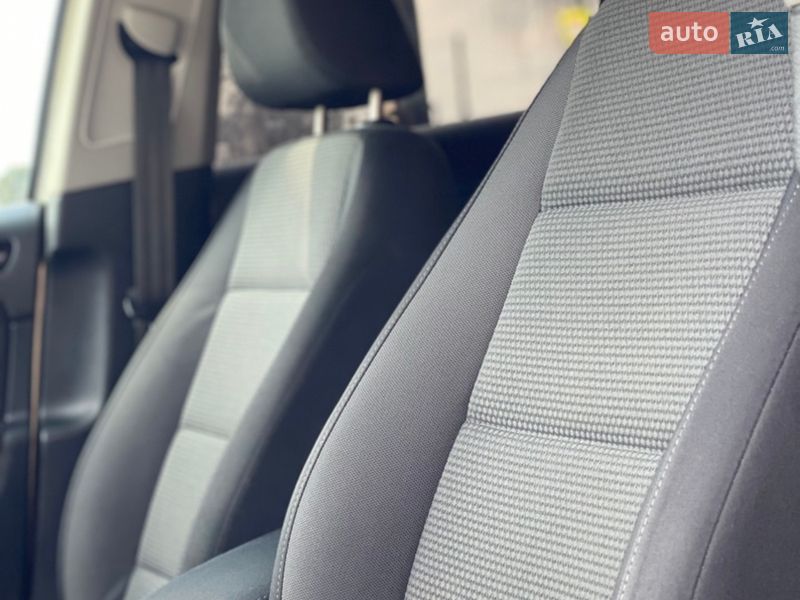 Хэтчбек Volkswagen Golf 2010 в Староконстантинове