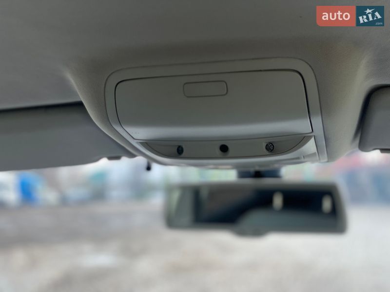 Хэтчбек Volkswagen Golf 2010 в Староконстантинове