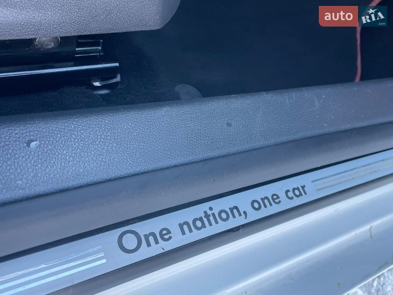 Хэтчбек Volkswagen Golf 2009 в Житомире