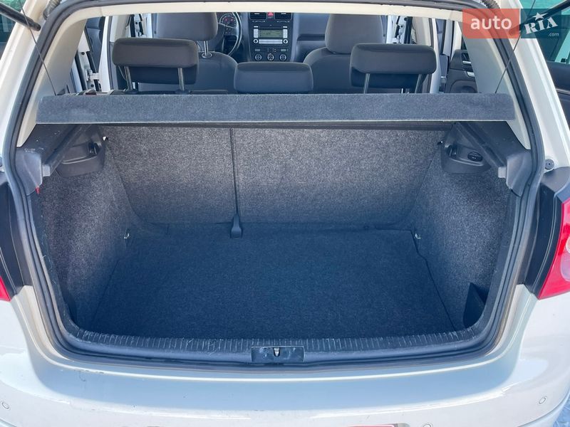 Хэтчбек Volkswagen Golf 2009 в Житомире