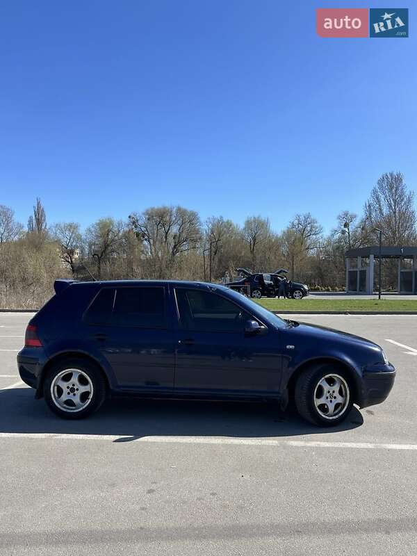 Volkswagen Golf 2001