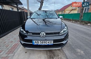 Універсал Volkswagen Golf 2016 в Хмільнику