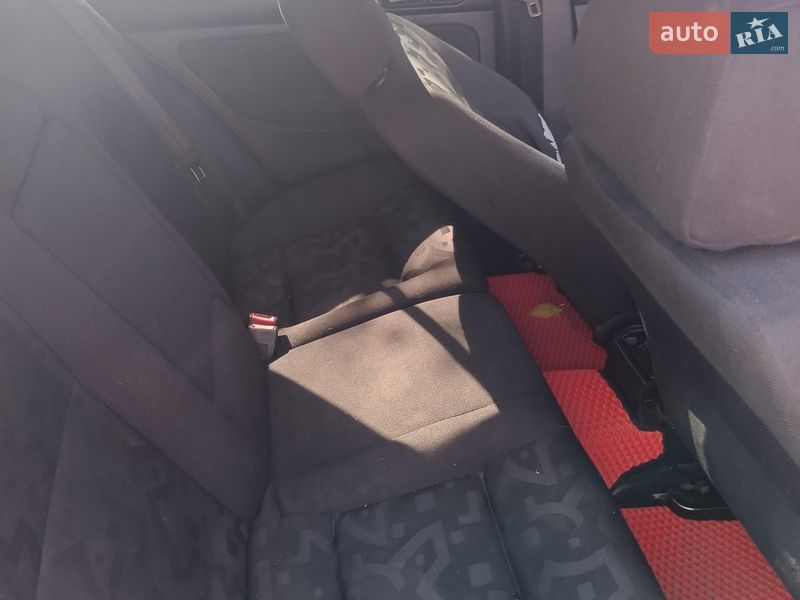 Хэтчбек Volkswagen Golf 1998 в Ровно фото 3 Хэтчбек Volkswagen Golf 1998 в Ровно