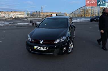 Хэтчбек Volkswagen Golf 2011 в Киеве