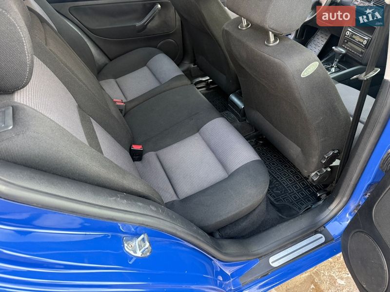 Хэтчбек Volkswagen Golf 2000 в Нежине