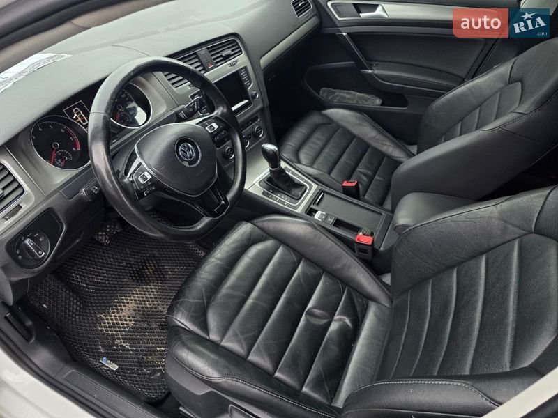 Универсал Volkswagen Golf 2014 в Тернополе