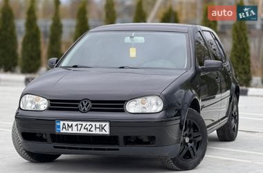 Хэтчбек Volkswagen Golf 2001 в Звягеле