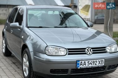 Хетчбек Volkswagen Golf 2003 в Рівному