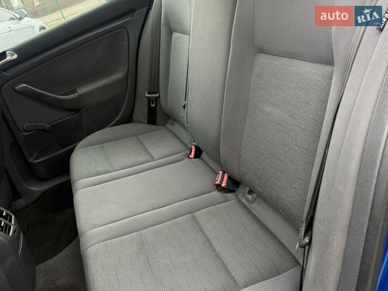 Хэтчбек Volkswagen Golf 2006 в Березане