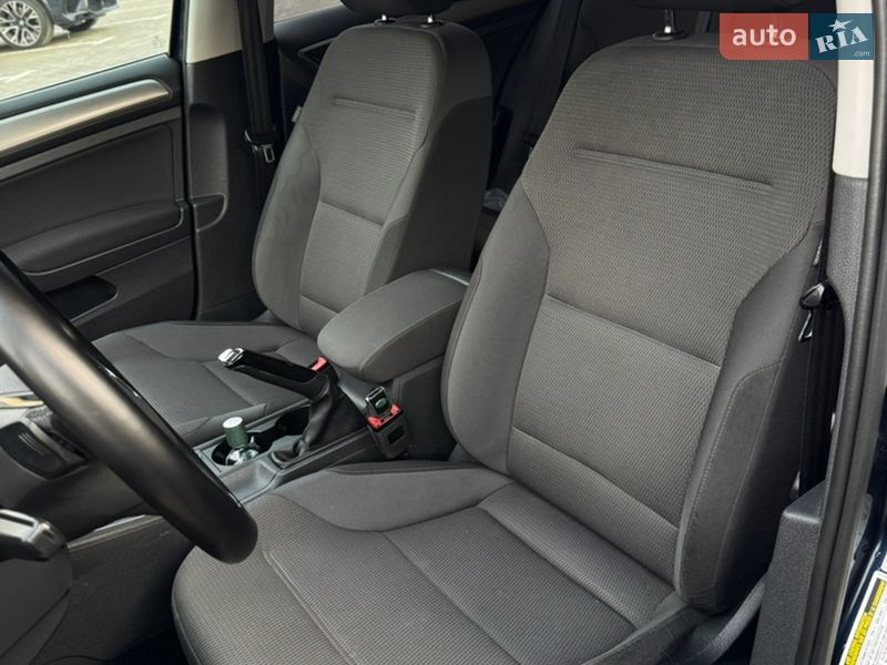 Универсал Volkswagen Golf 2015 в Киеве