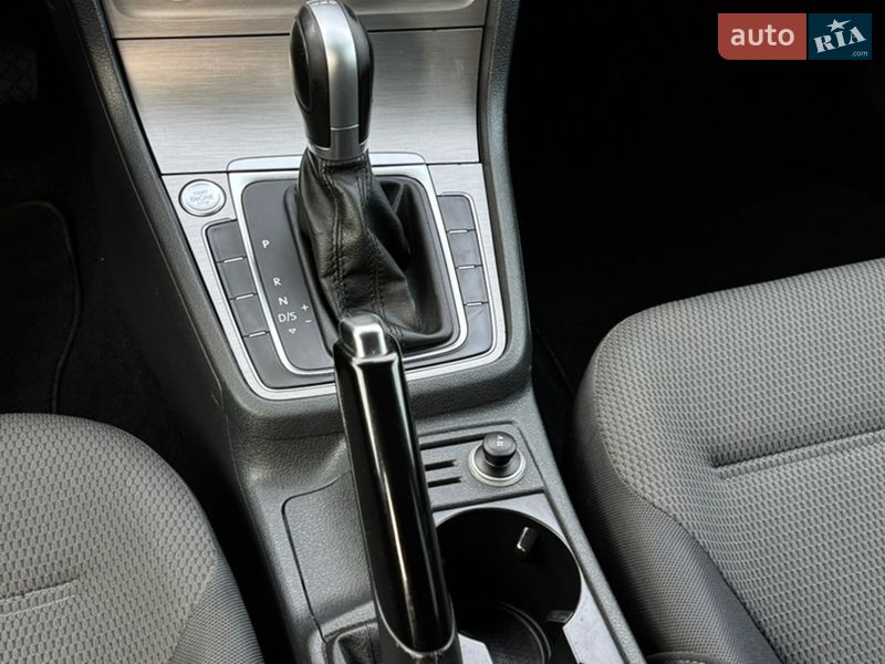 Универсал Volkswagen Golf 2015 в Киеве