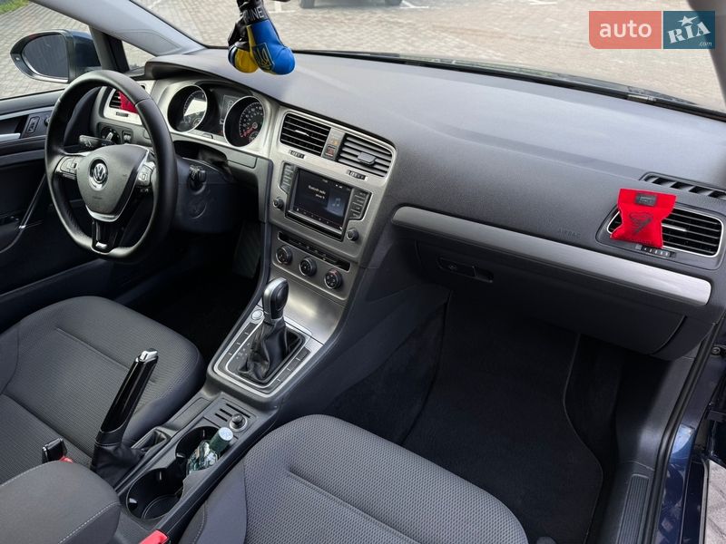 Универсал Volkswagen Golf 2015 в Киеве