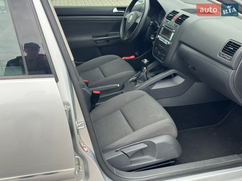 Хэтчбек Volkswagen Golf 2008 в Ахтырке