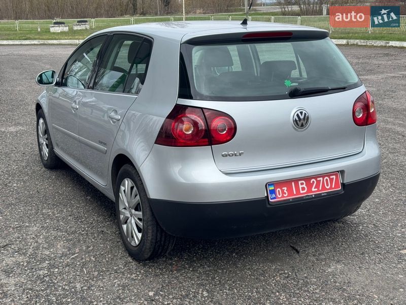 Хэтчбек Volkswagen Golf 2008 в Ахтырке