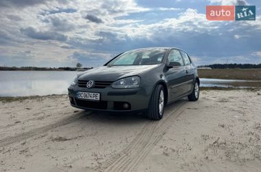 Хэтчбек Volkswagen Golf 2004 в Львове