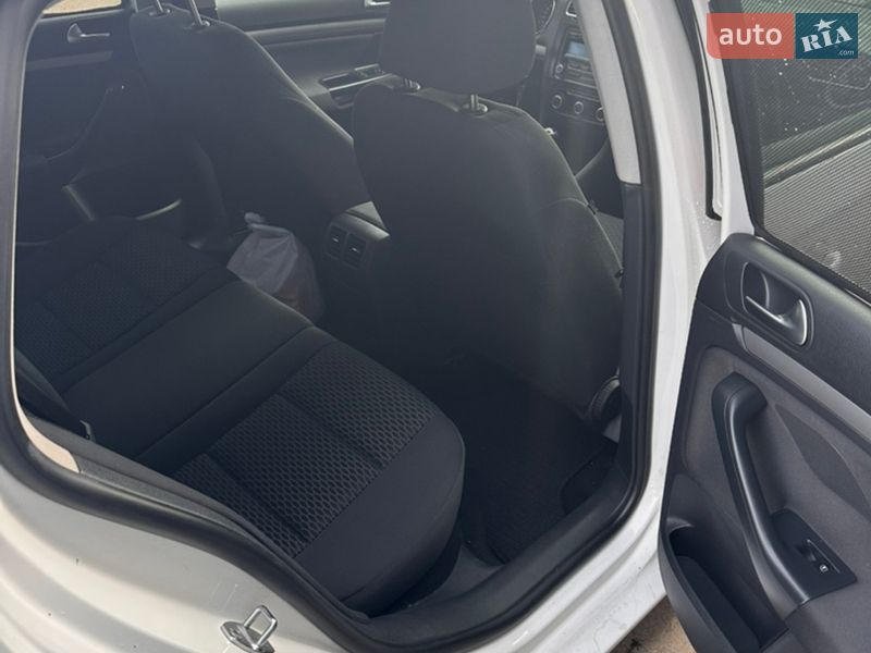 Универсал Volkswagen Golf 2009 в Збараже