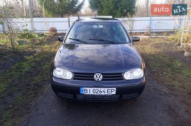 Хетчбек Volkswagen Golf 2002 в Полтаві