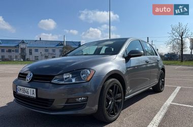Хетчбек Volkswagen Golf 2016 в Житомирі